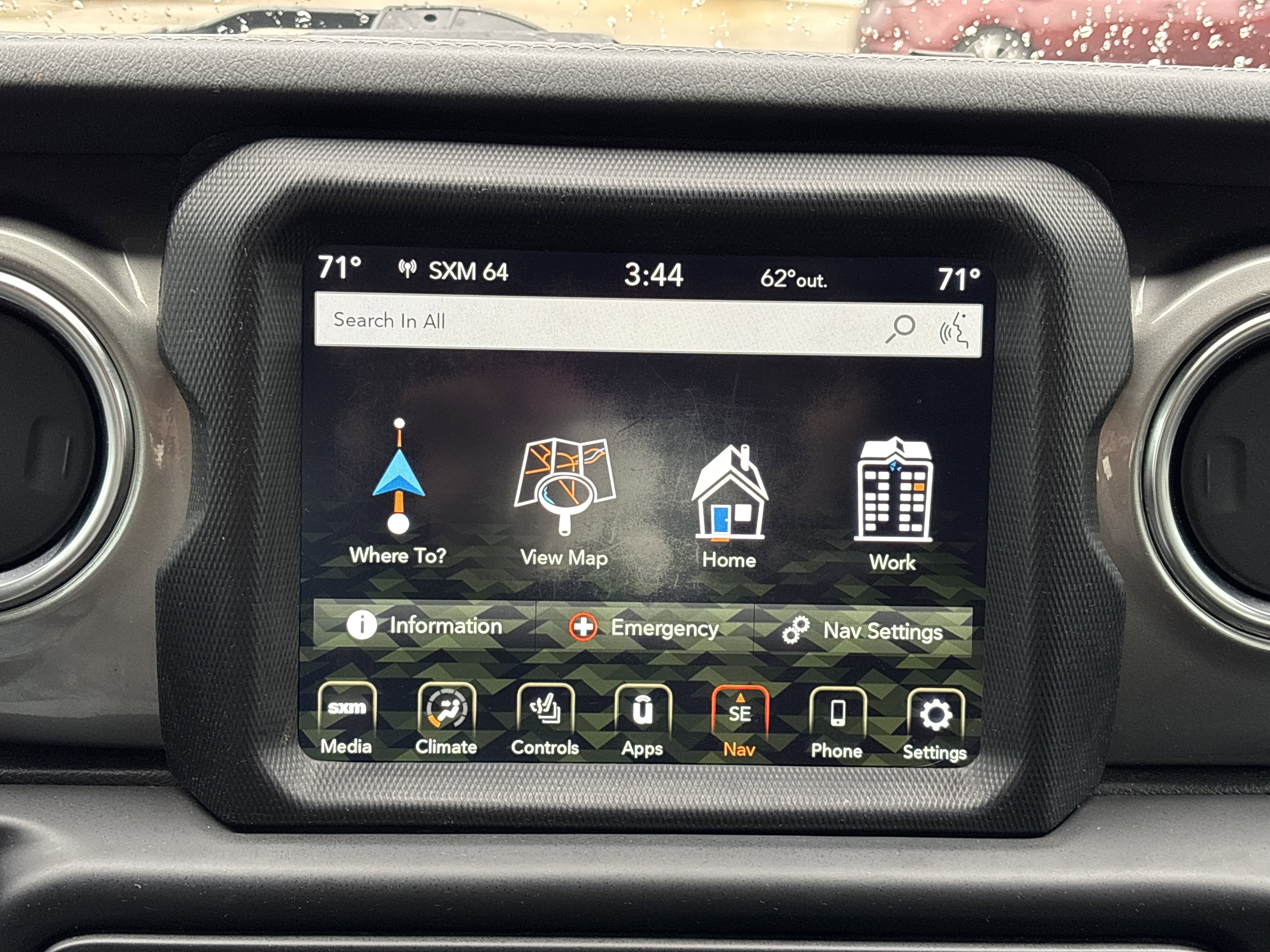 Used 2020 Jeep Wrangler Unlimited Sahara w/ Dual Top Group AWD/4WD image 3