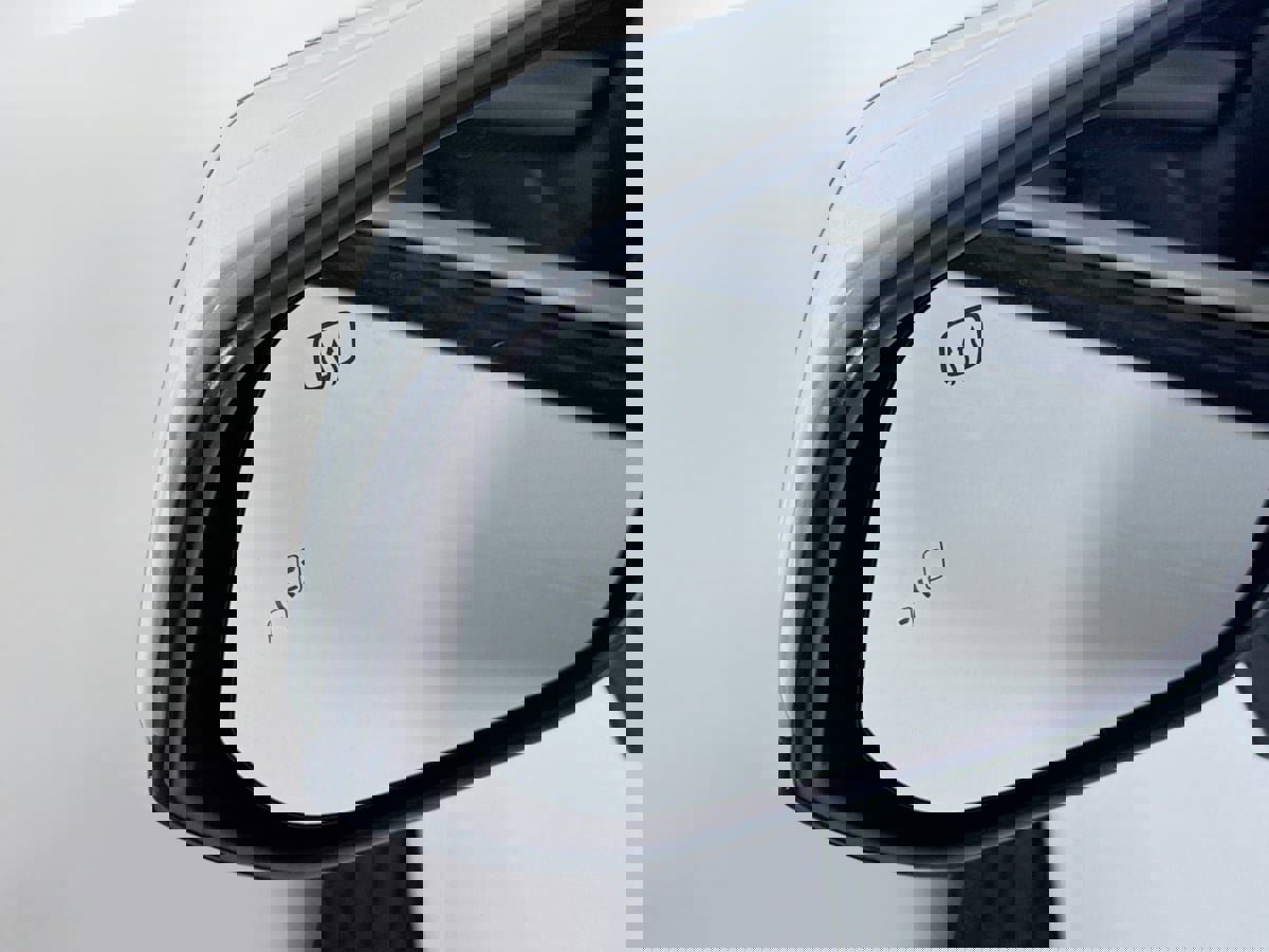 Used 2024 Toyota Sienna XLE image 19