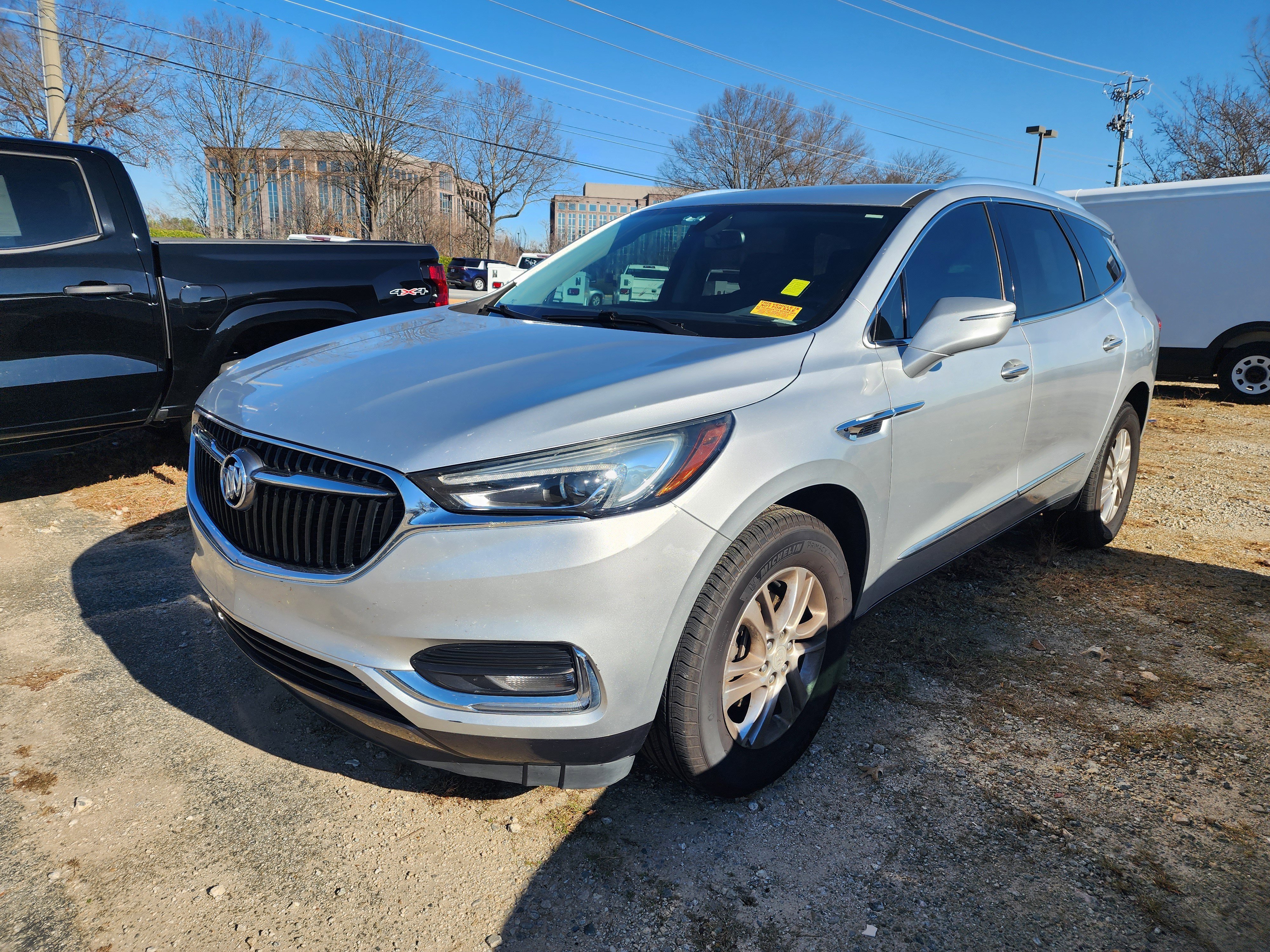 Used 2019 Buick Enclave Essence image 3