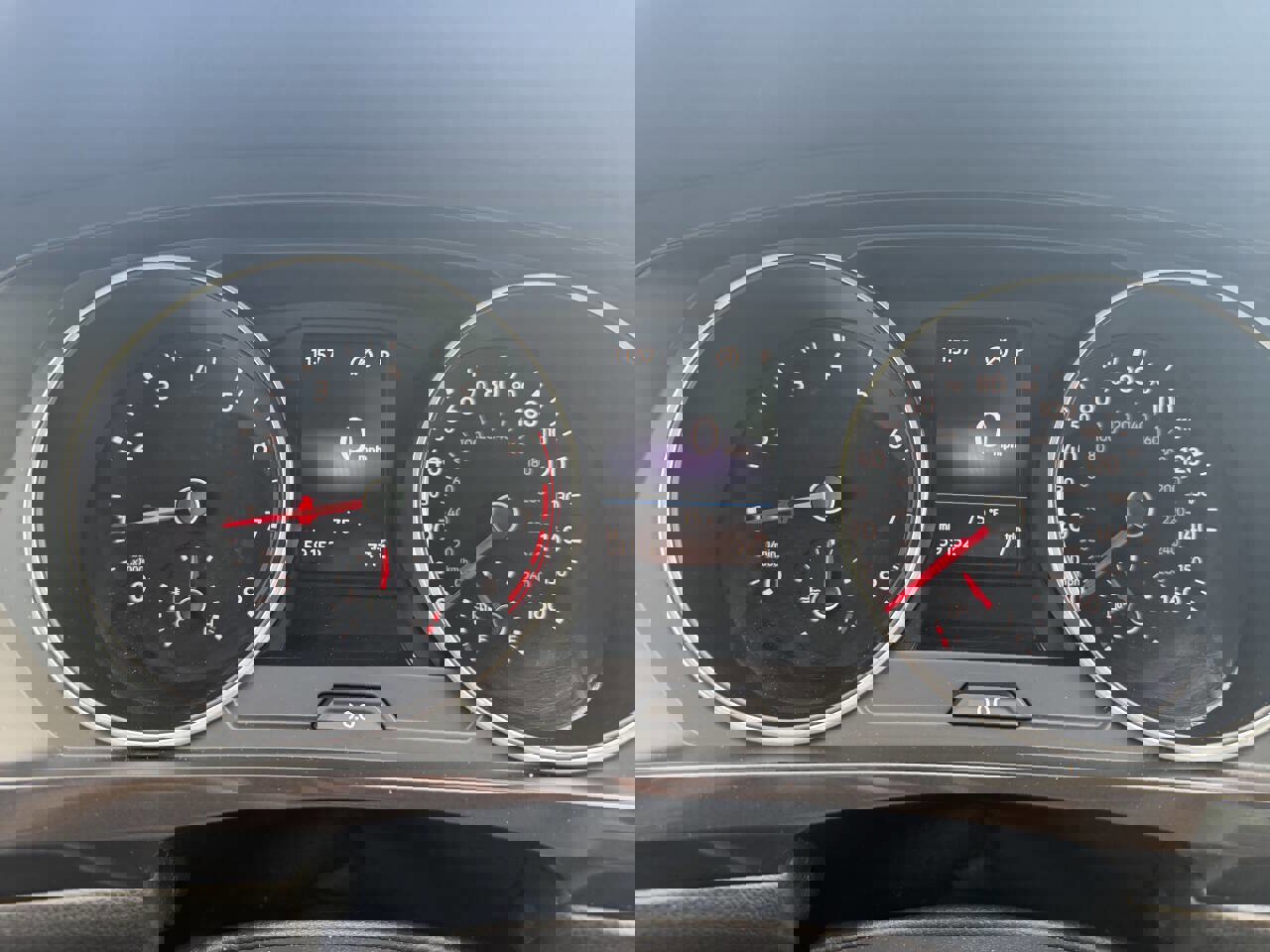 Used 2018 Volkswagen Tiguan SE w/ Panoramic Sunroof Package FWD image 15