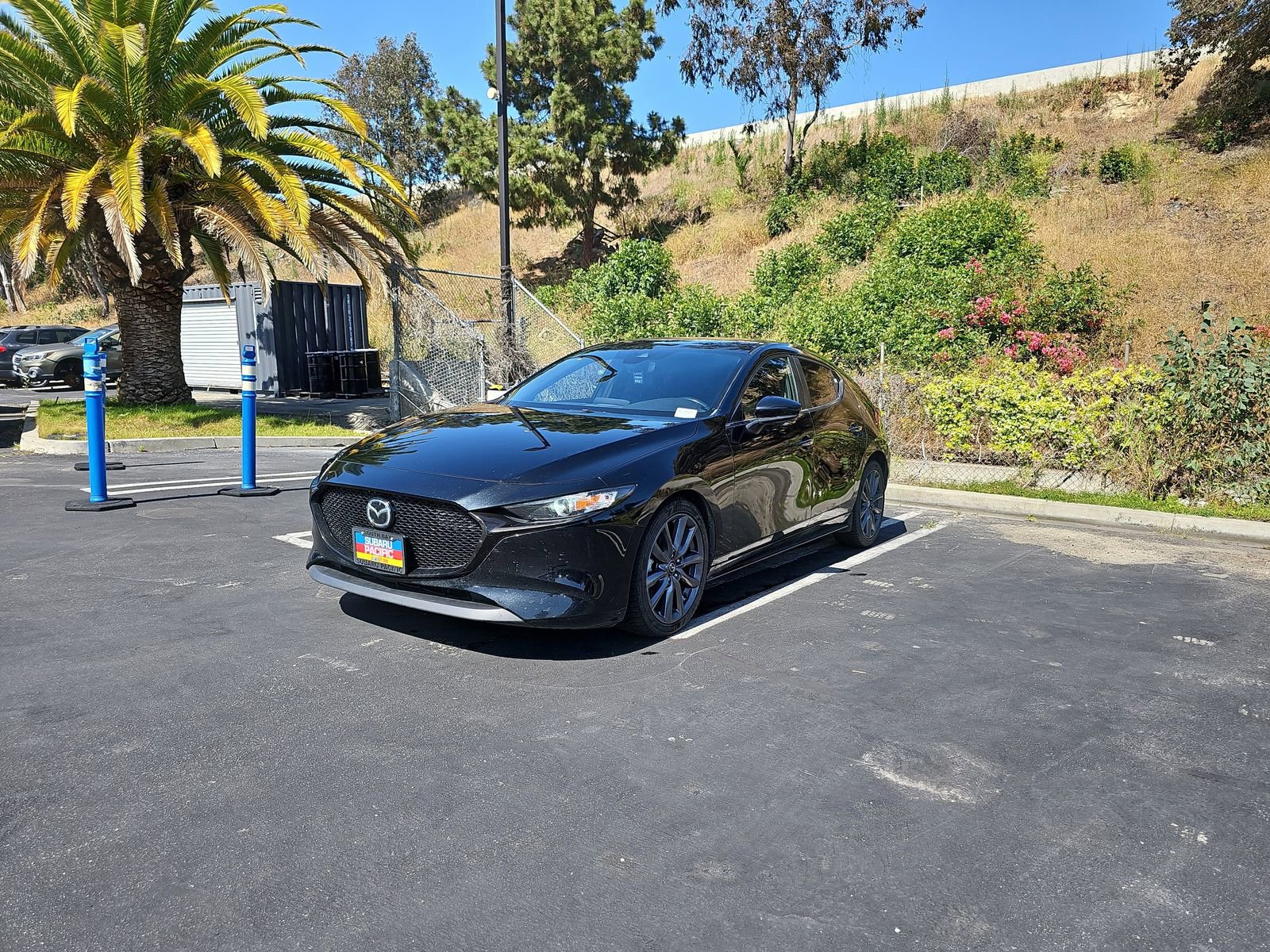 Used 2019 MAZDA MAZDA3 Hatchback w/ Preferred Package FWD image 3