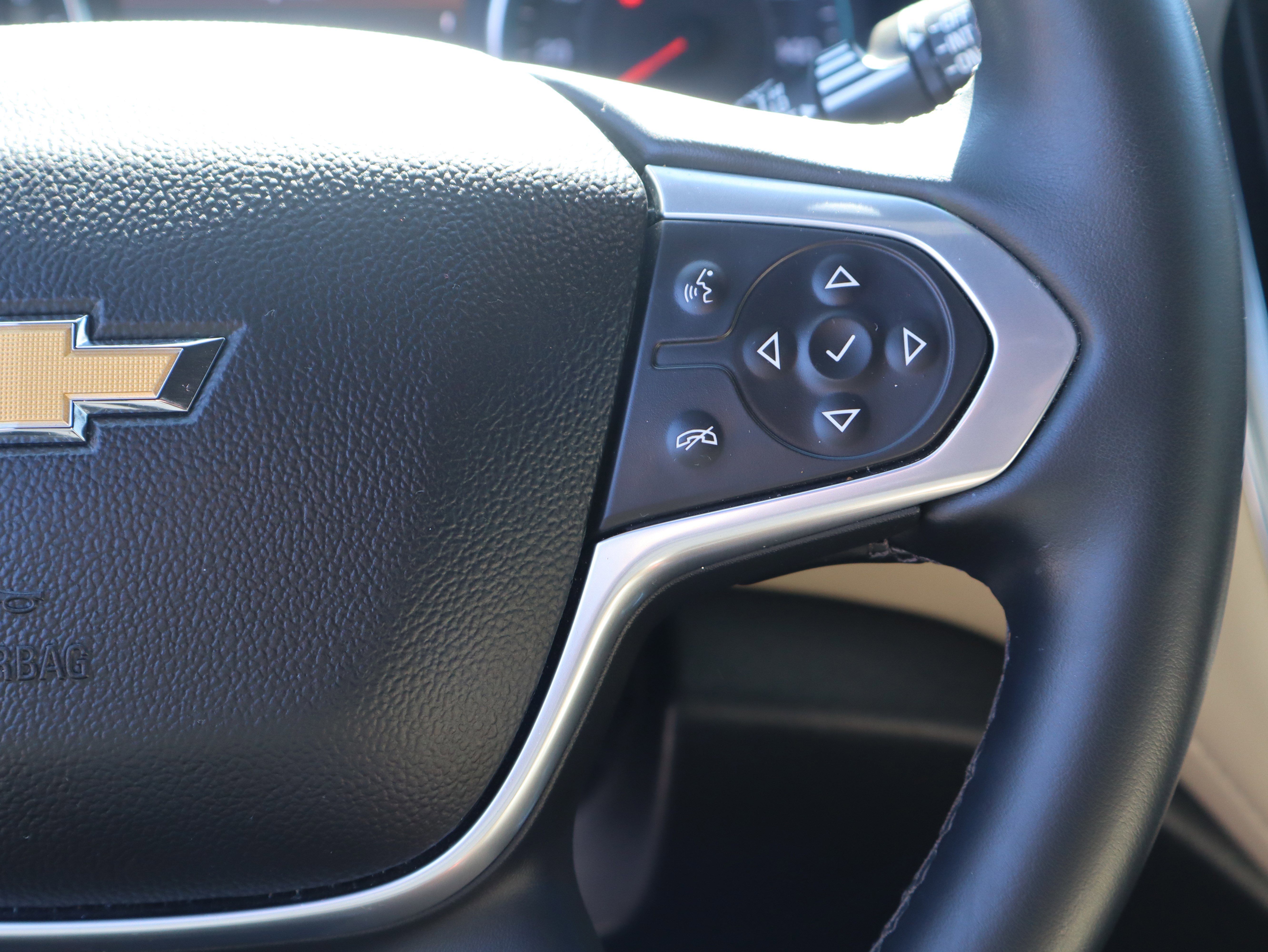 Used 2023 Chevrolet Traverse LT image 22