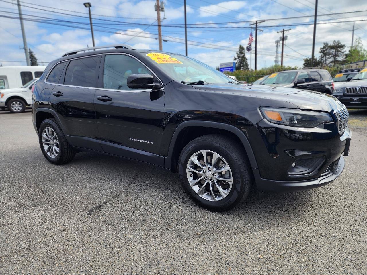 Used 2020 Jeep Cherokee Latitude Plus w/ Cold Weather Group AWD/4WD image 4