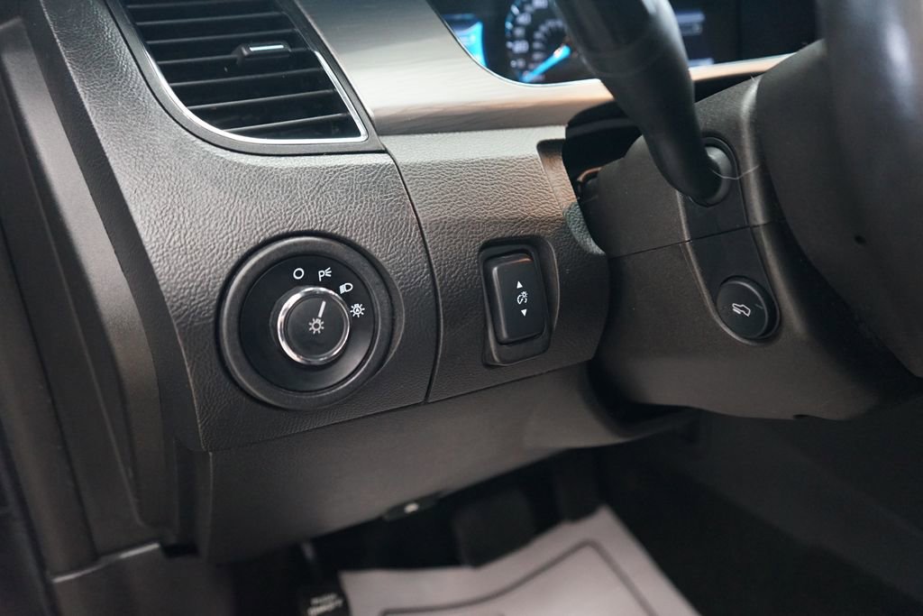 Used 2016 Ford Taurus SEL w/ Equipment Group 201A image 29