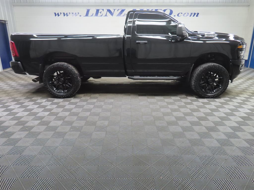 Used 2025 RAM 2500 Big Horn AWD/4WD image 3