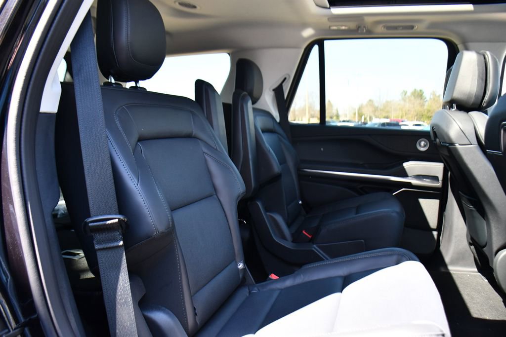 New 2026 Lincoln Navigator Reserve AWD/4WD image 18