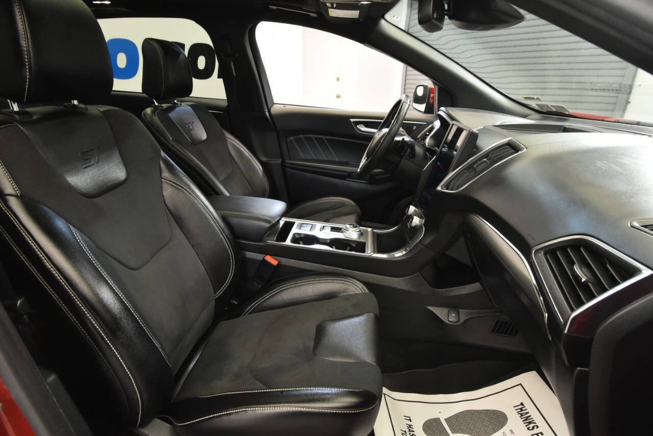 Used 2021 Ford Edge ST w/ Equipment Group 401A image 15