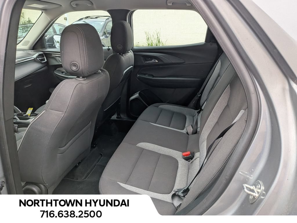 Used 2024 Chevrolet TrailBlazer LS FWD image 30