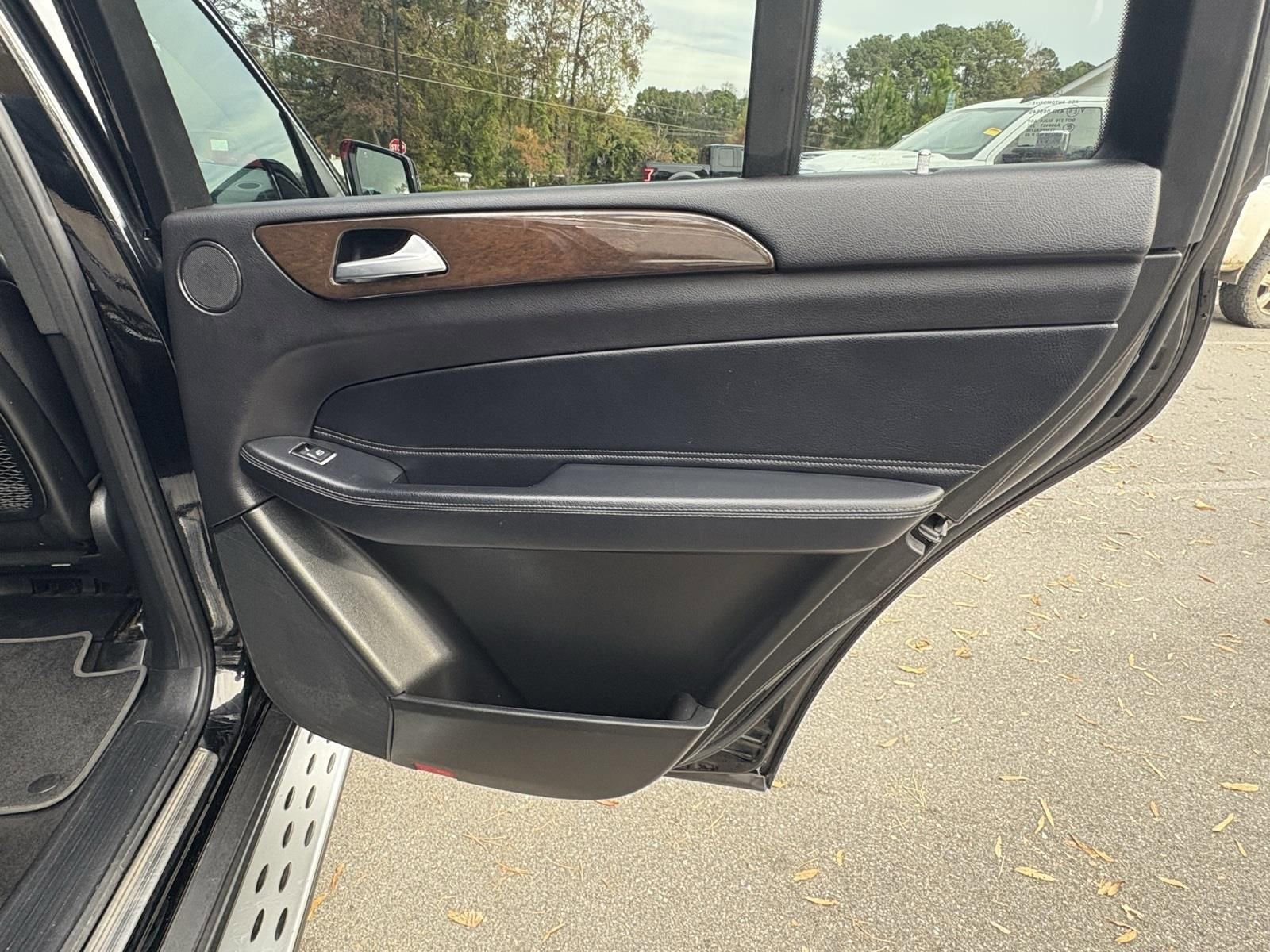 Used 2019 Mercedes-Benz GLS 450 4MATIC image 24