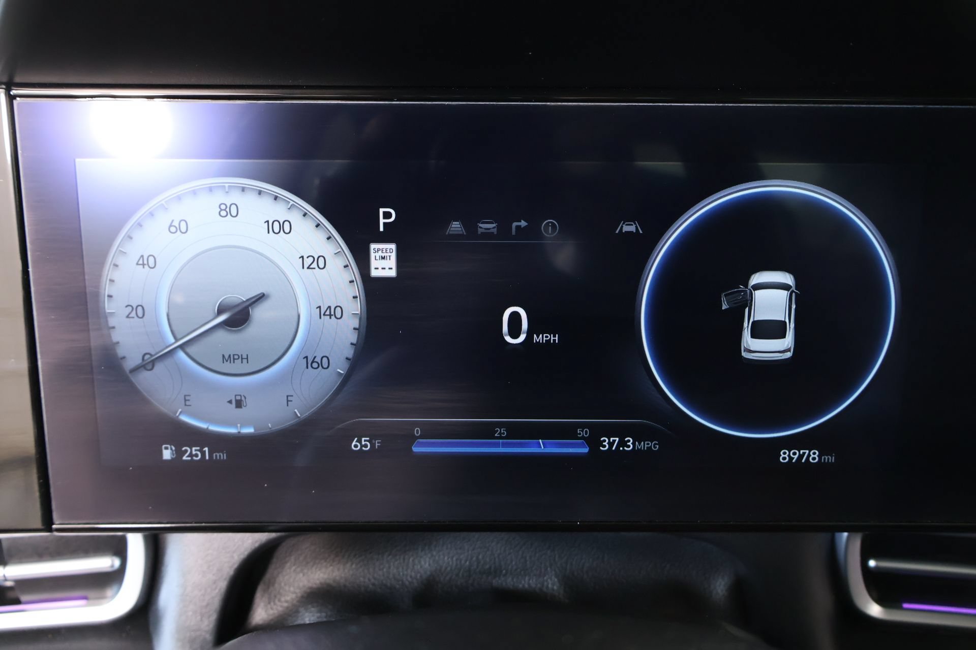 Certified 2025 Hyundai Elantra Limited FWD image 4