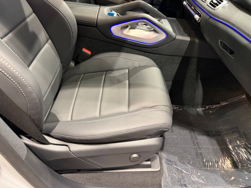 Used 2025 Mercedes-Benz GLS 450 4MATIC w/ AMG Line Exterior image 56