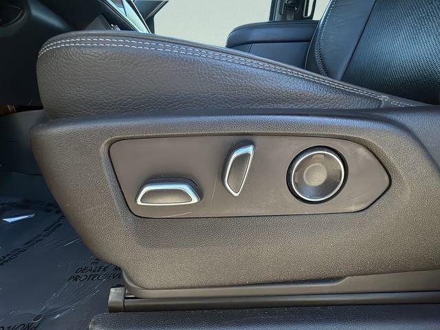 Used 2021 GMC Yukon Denali w/ Denali Premium Package AWD/4WD image 13