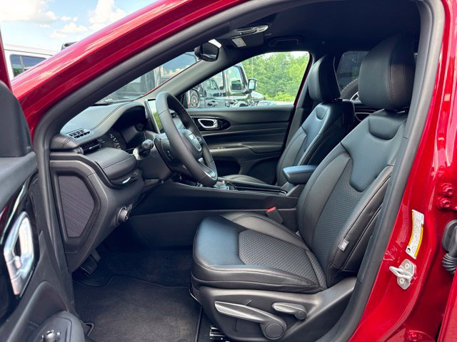 New 2026 Jeep Compass Latitude AWD/4WD image 13