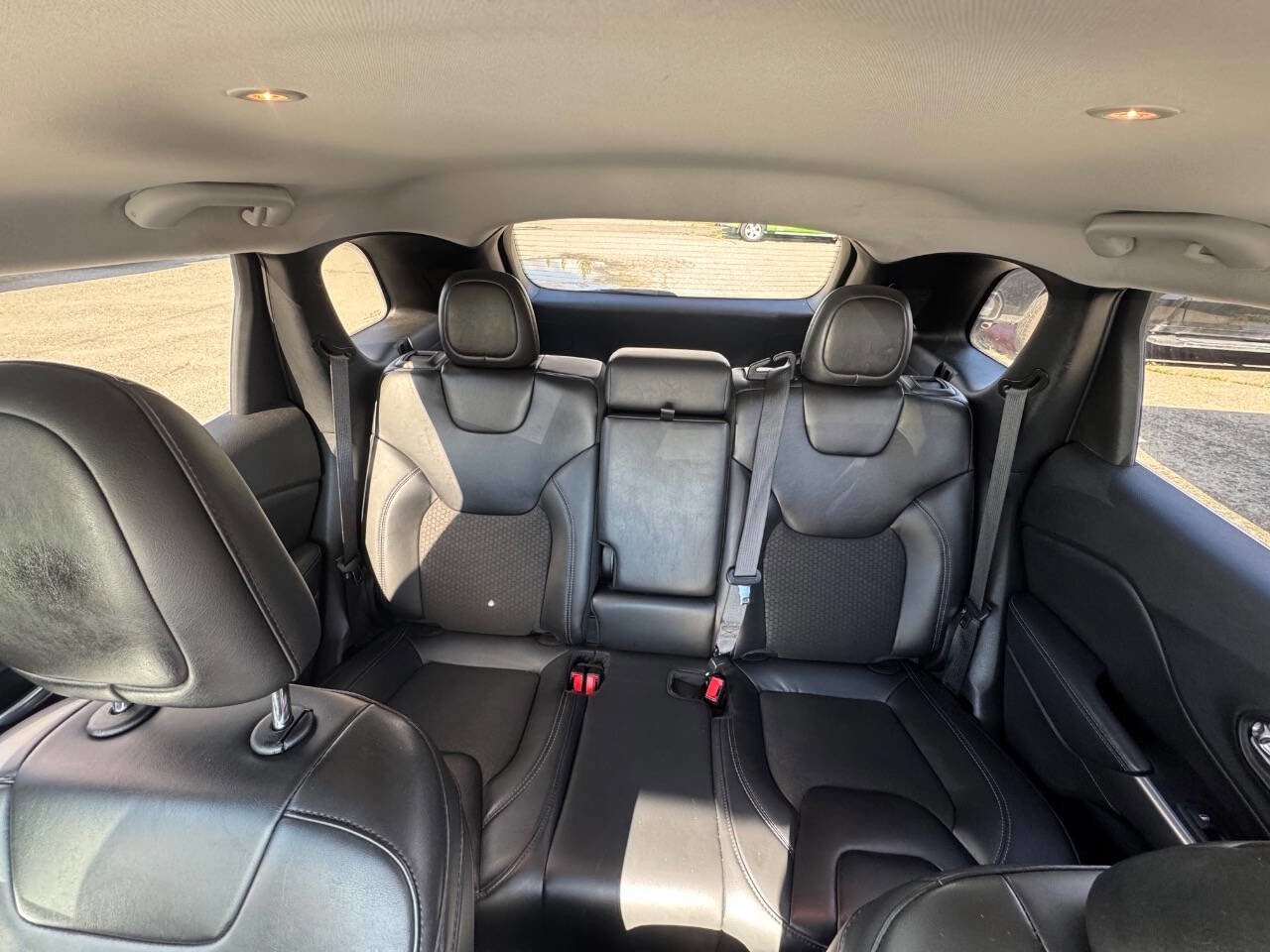 Used 2019 Jeep Cherokee Latitude Plus w/ Cold Weather Group image 11