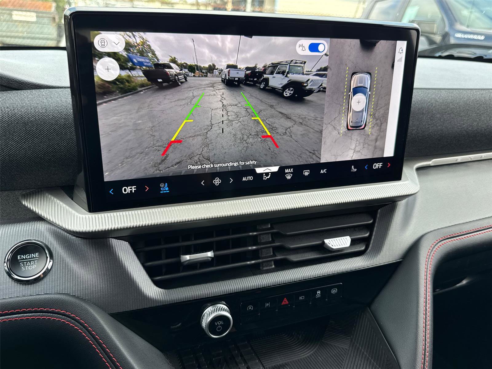 Used 2025 Ford Explorer ST image 31