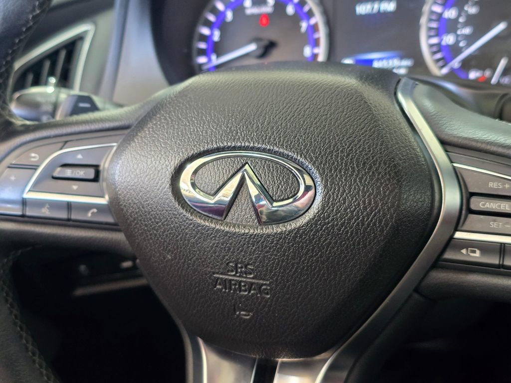 Used 2017 INFINITI Q60 Red Sport 400 AWD/4WD image 21