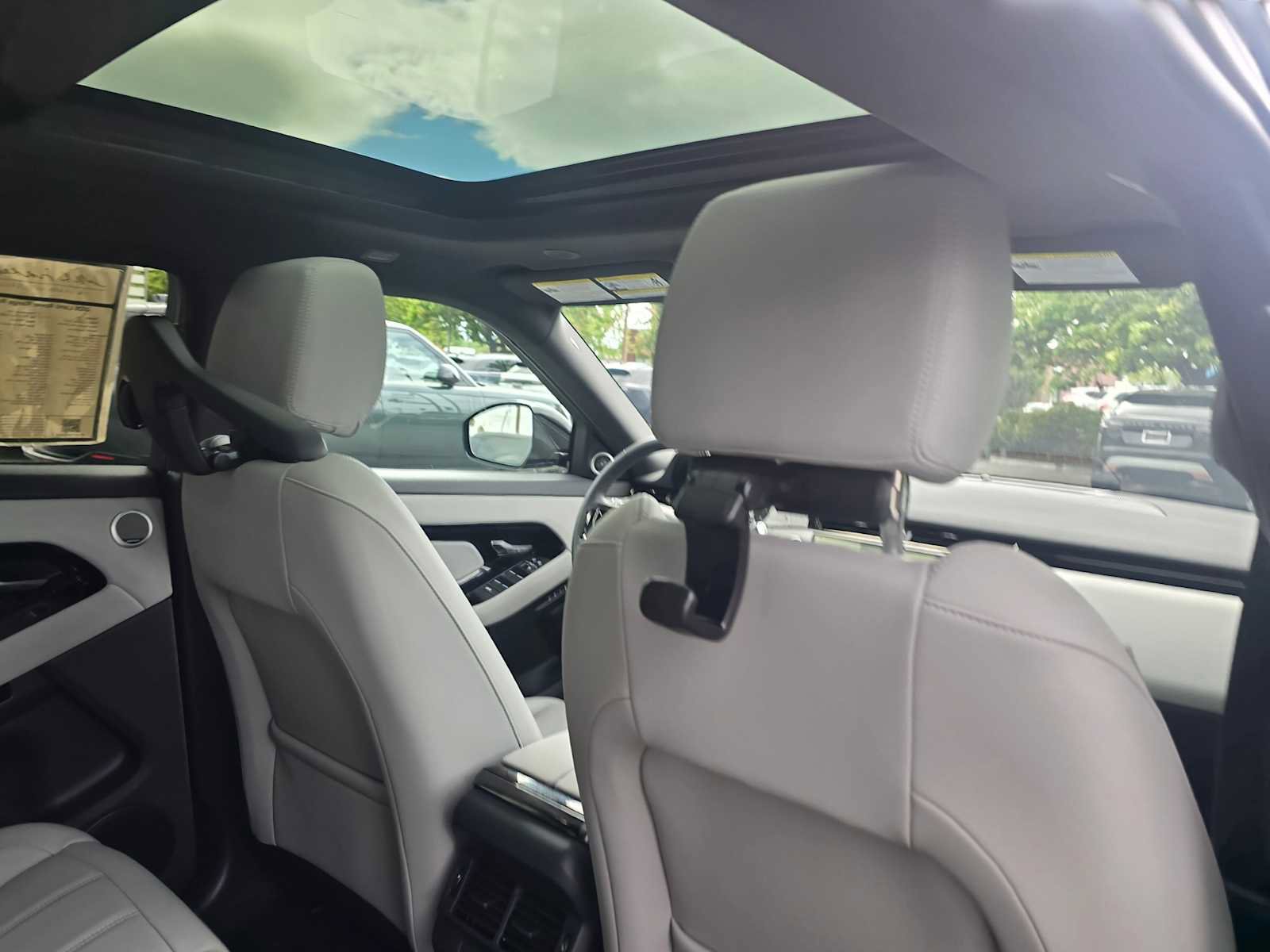 Used 2026 Land Rover Range Rover Evoque S image 15