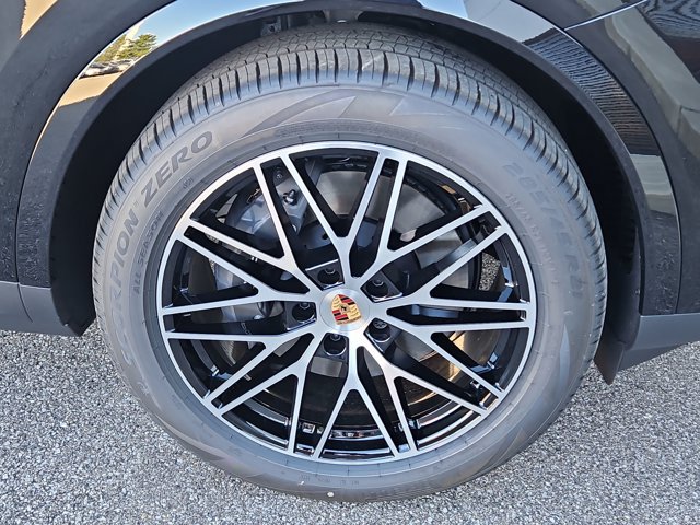 New 2026 Porsche Cayenne AWD/4WD image 14