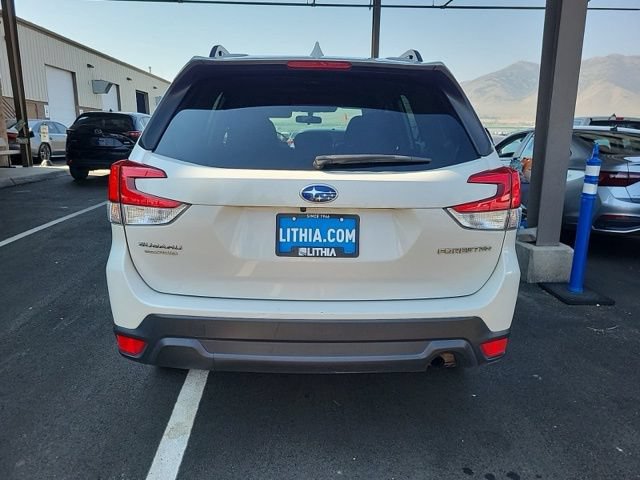 Used 2022 Subaru Forester Premium AWD/4WD image 4