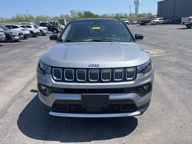 Used 2022 Jeep Compass Limited AWD/4WD image 2