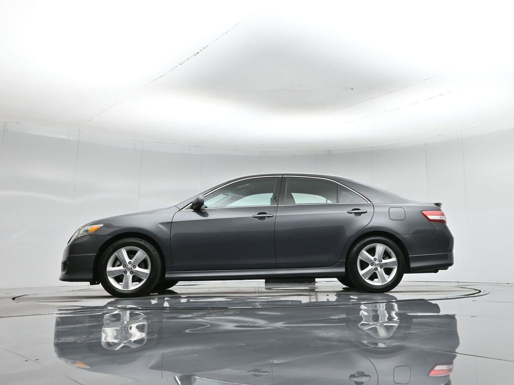 Used 2010 Toyota Camry SE image 6