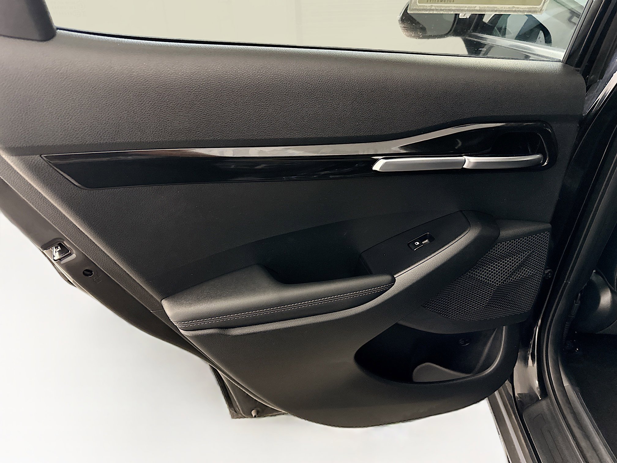 Used 2023 Kia Seltos EX image 28