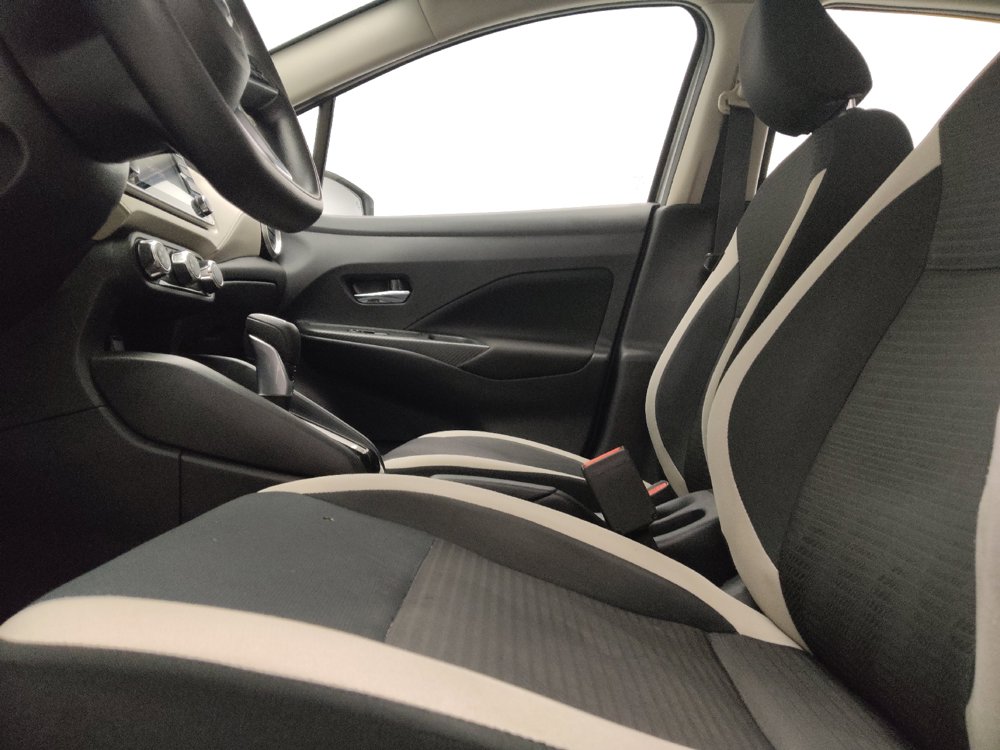 Used 2021 Nissan Versa SV FWD image 17