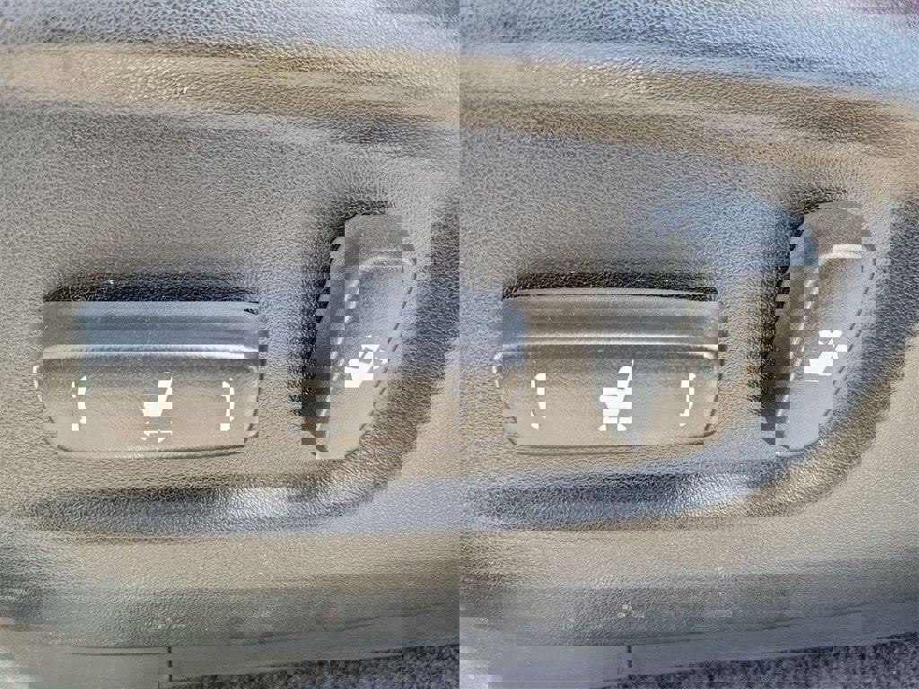 Used 2020 Lexus GX 460 Premium w/ Premium Package image 17