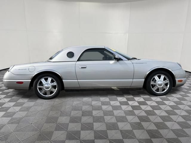 Used 2005 Ford Thunderbird RWD image 9