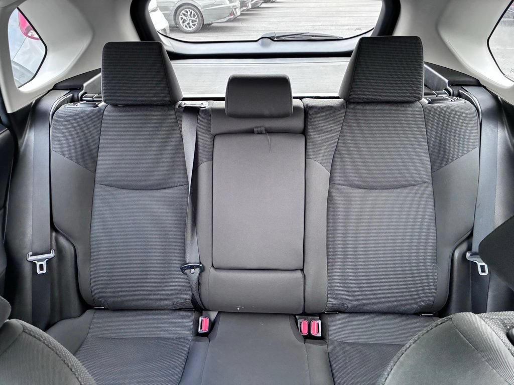 Used 2021 Toyota RAV4 LE AWD/4WD image 16