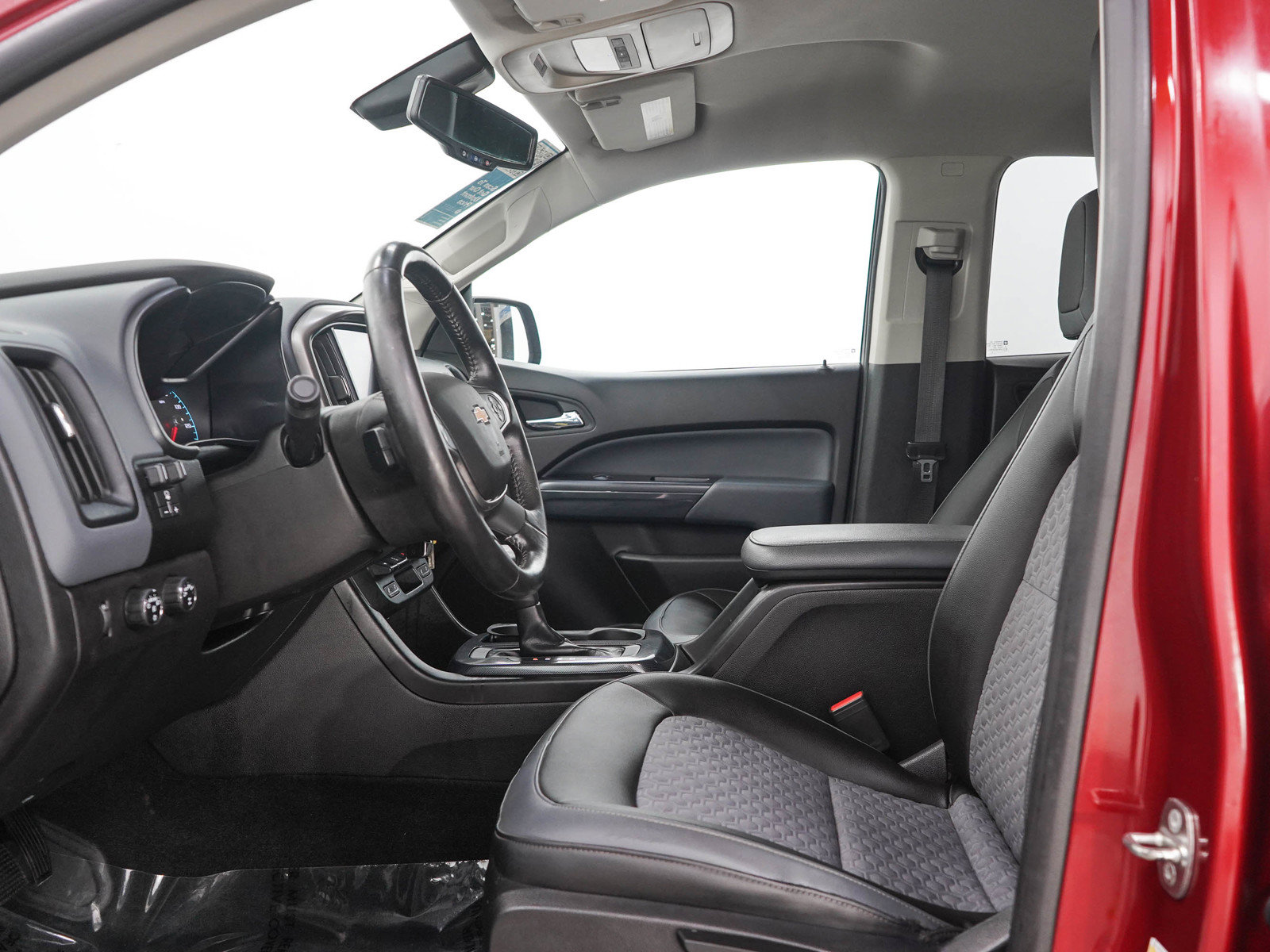 Used 2018 Chevrolet Colorado Z71 AWD/4WD image 23
