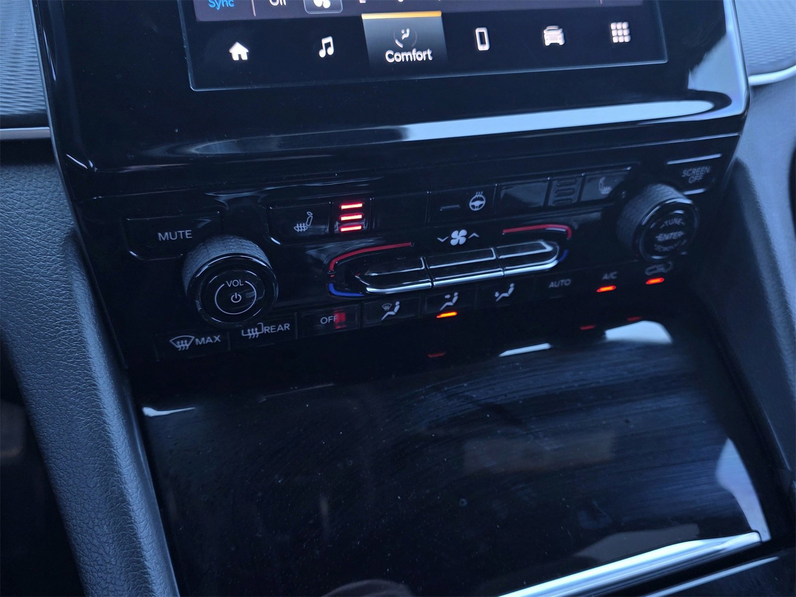 Used 2024 Jeep Grand Cherokee Altitude image 17