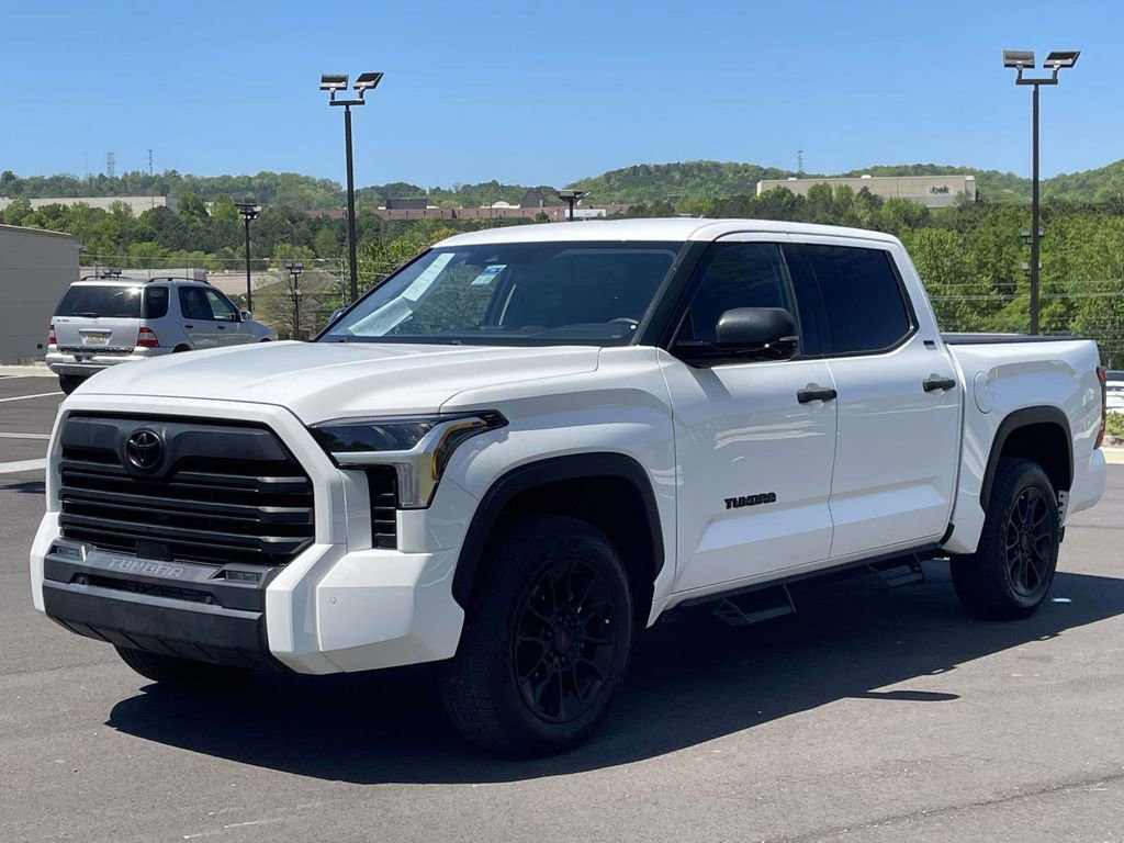 Used 2022 Toyota Tundra SR5 w/ SR5 Convenience Package image 7