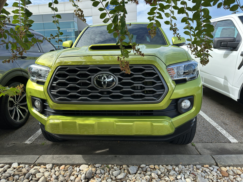 Used 2023 Toyota Tacoma TRD Sport w/ Advanced Technology Package AWD/4WD image 2