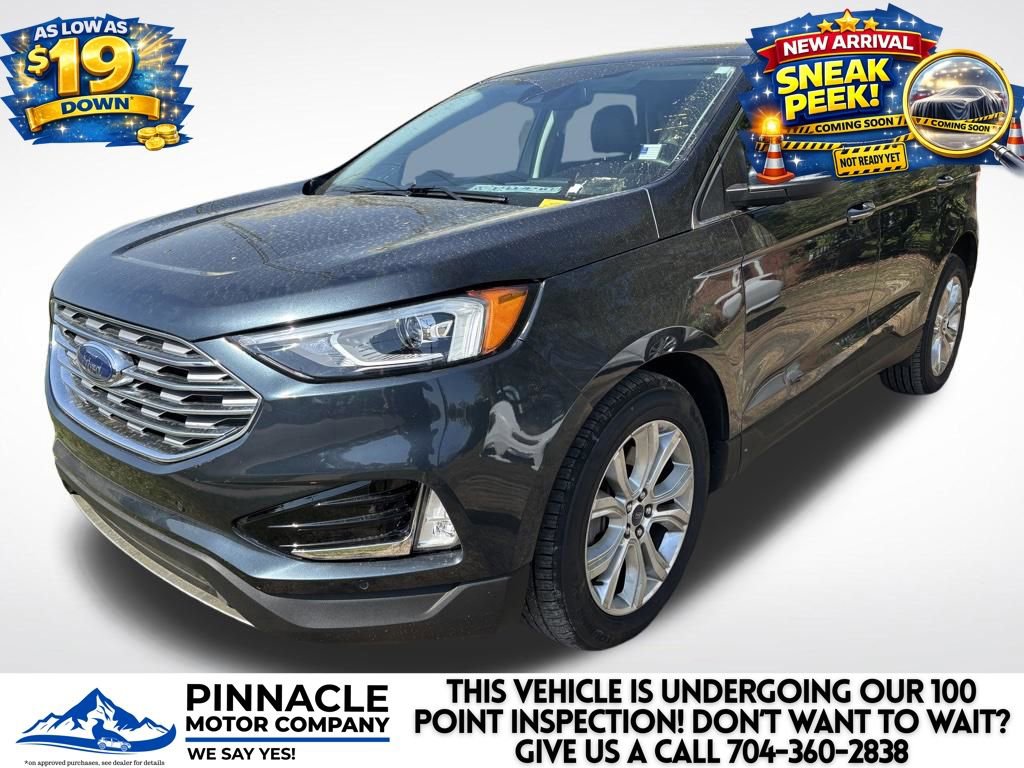 Used 2022 Ford Edge Titanium AWD/4WD image 2