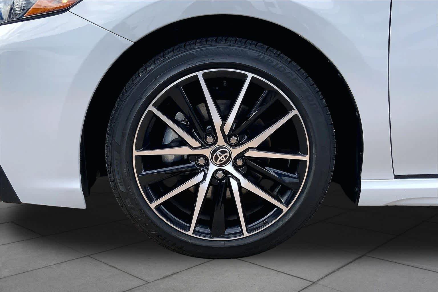Used 2023 Toyota Camry SE FWD image 11