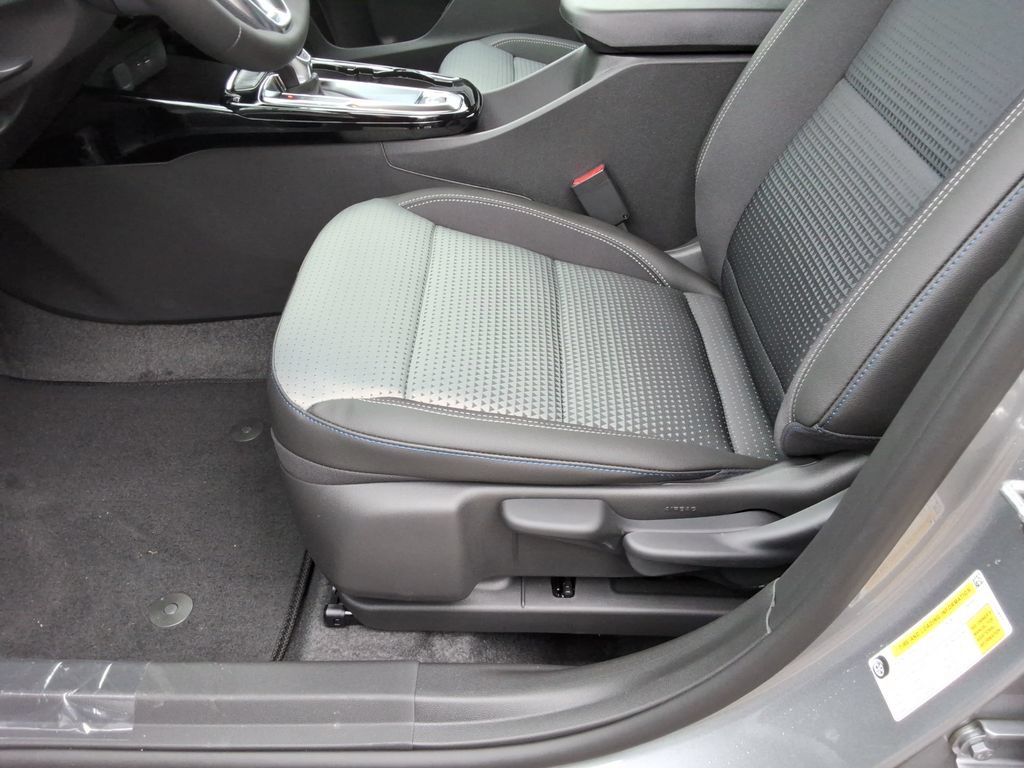 New 2026 Chevrolet Trax LT w/ Driver Confidence Package FWD image 22