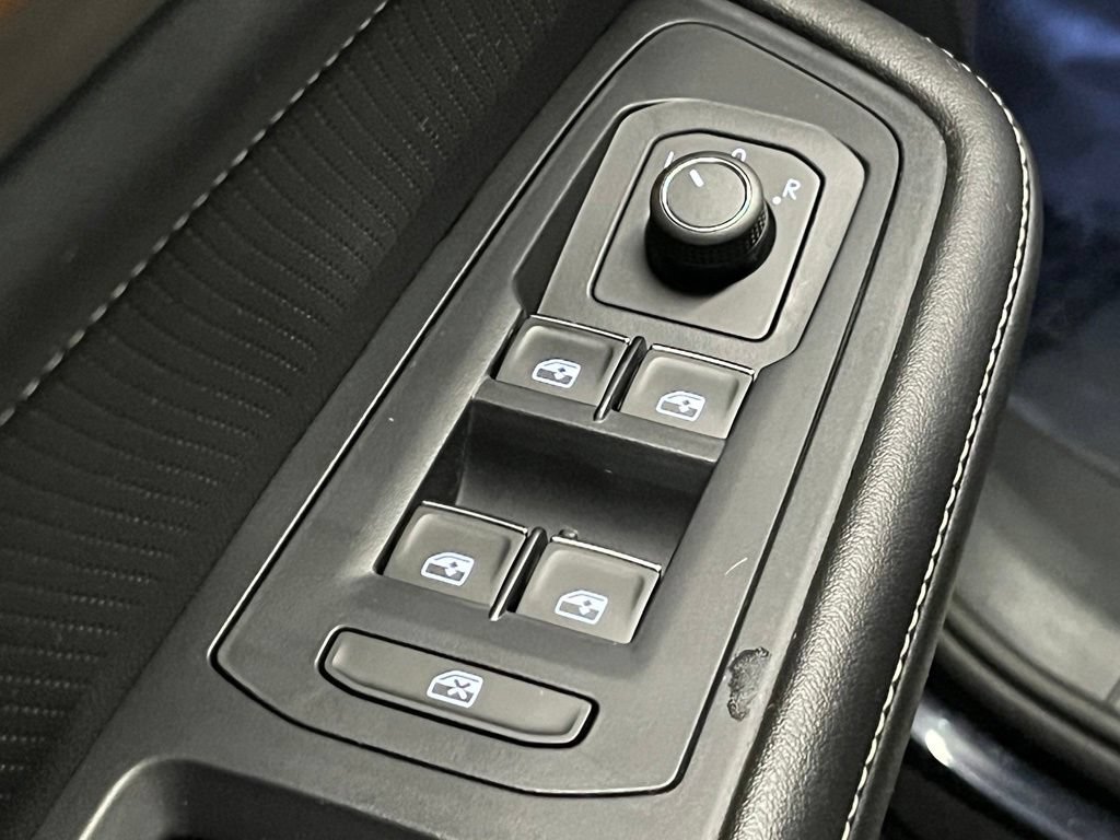 Used 2024 Volkswagen Atlas SE AWD/4WD image 19