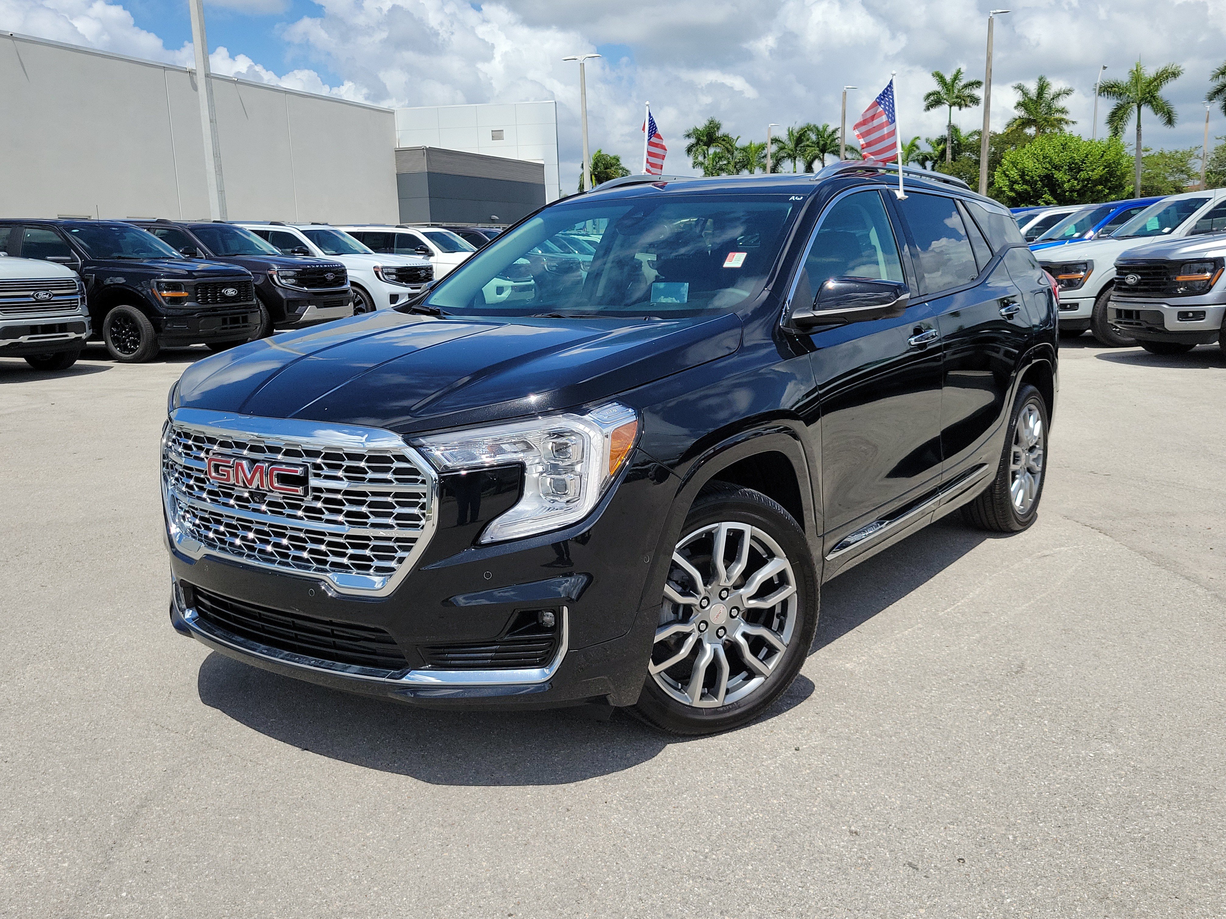 Used 2024 GMC Terrain Denali w/ Denali Premium Package AWD/4WD image 33