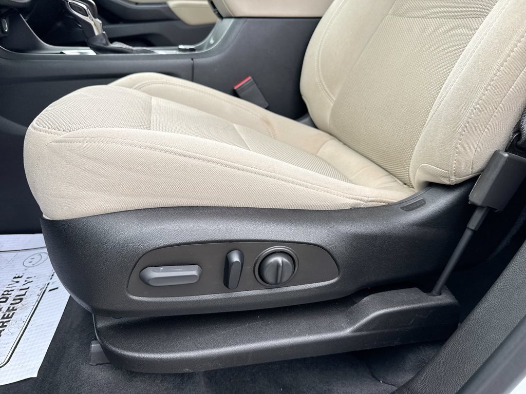 Used 2022 Chevrolet Traverse LT AWD/4WD image 12