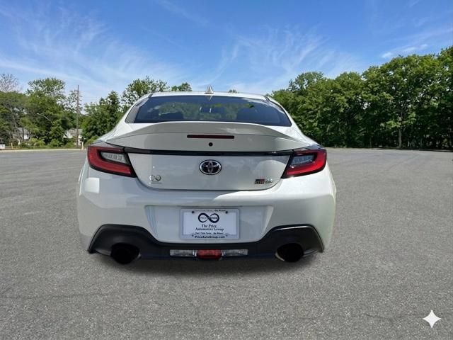Used 2022 Toyota GR86 Premium w/ ALL Weather Mat Package (TMS) RWD image 6
