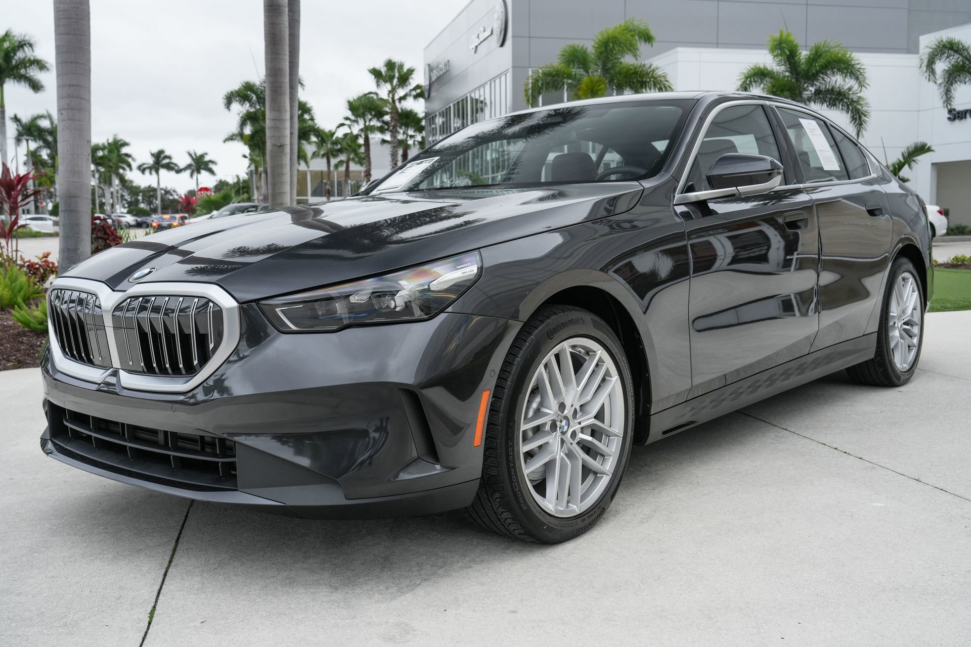 Used 2024 BMW 530i w/ M Sport Package image 6