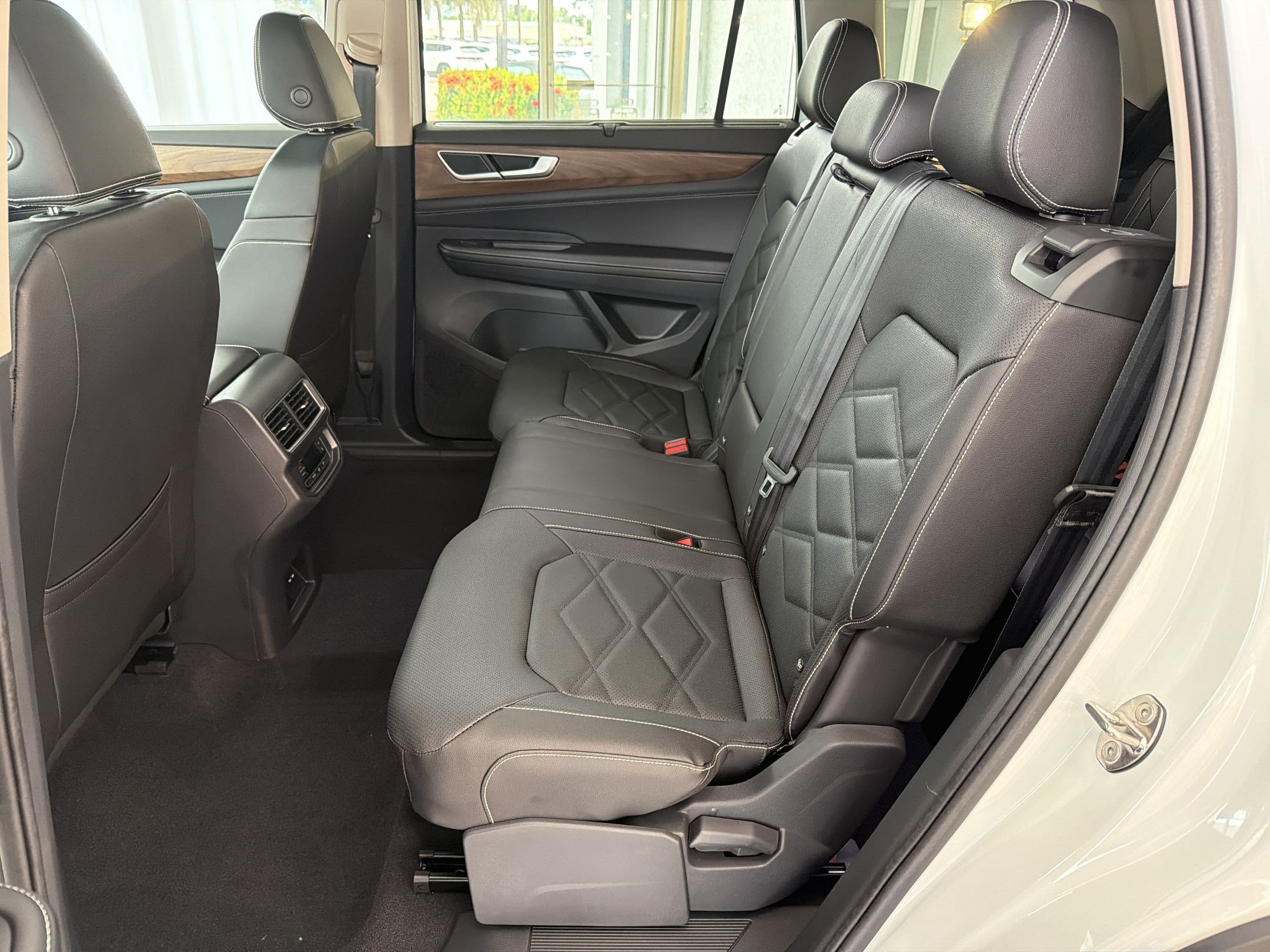 New 2026 Volkswagen Atlas SE FWD image 15