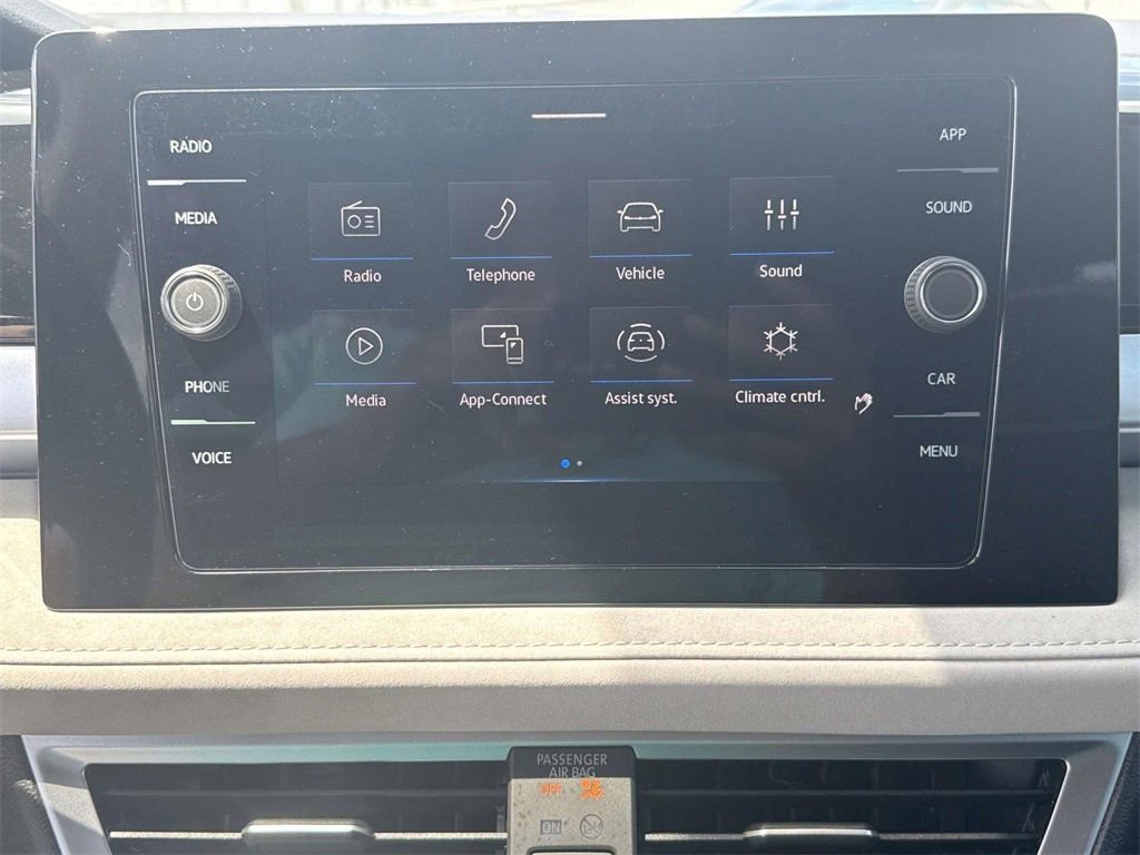 New 2025 Volkswagen Taos SE image 29