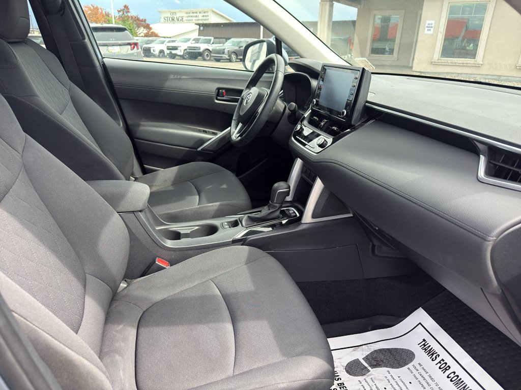 Used 2022 Toyota Corolla Cross LE w/ Black Badges Package (TMS) AWD/4WD image 16