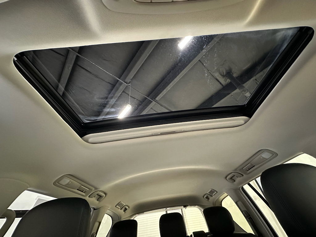 Used 2024 Nissan Armada SL image 40