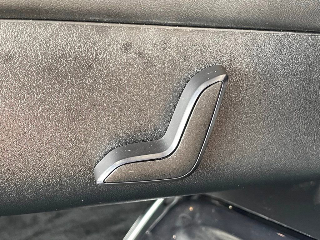 Used 2022 Tesla Model X Plaid image 17