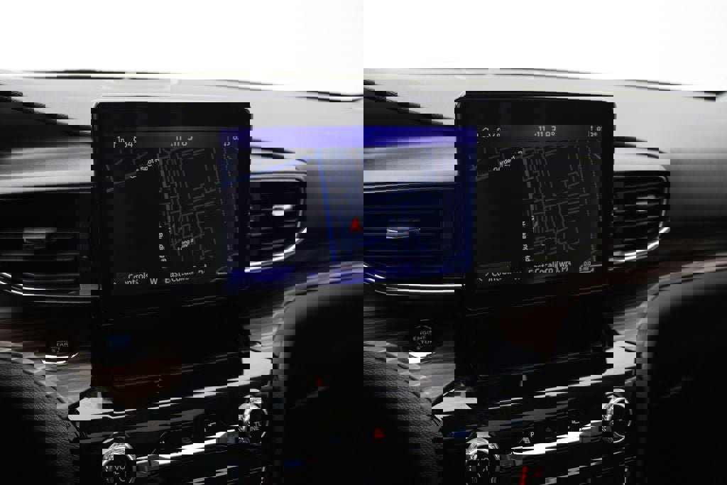 Used 2022 Ford Explorer Limited w/ Equipment Group 301A image 24