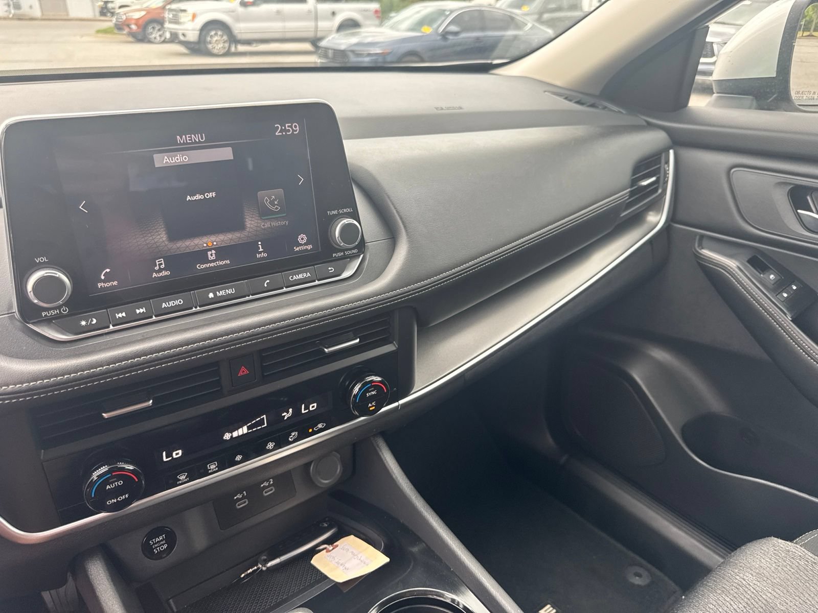 Used 2025 Nissan Rogue SV FWD image 16