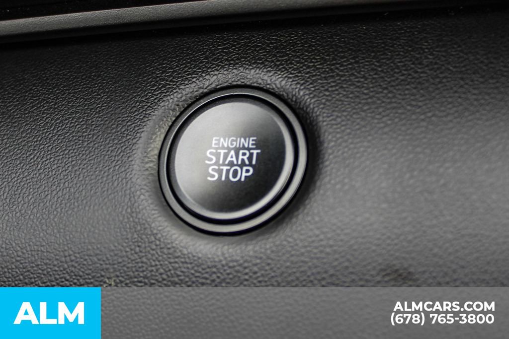 Used 2025 Hyundai Elantra Sport image 30